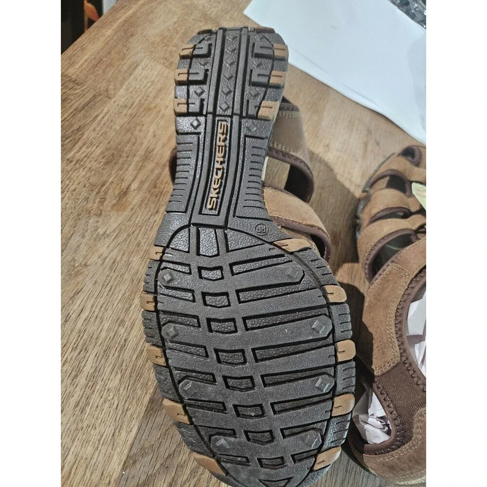 NWT Skechers Women's Leather Memory Foam Sandal Brown Size 10.